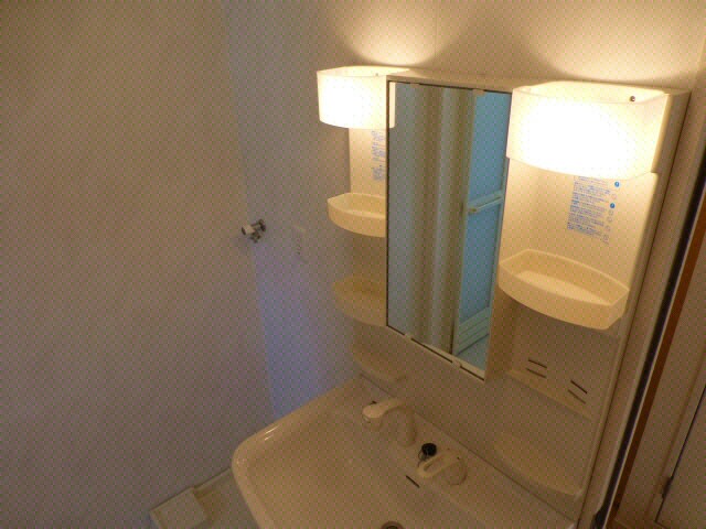 物件内観写真7　(ｼｬﾝﾌﾟｰﾄﾞﾚｯｻｰ)