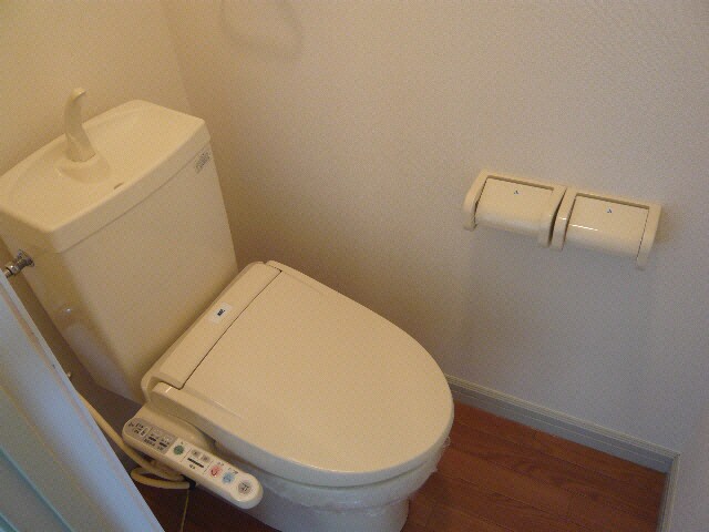 物件内観写真8　(温水洗浄便座)