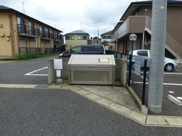 物件外観写真4　(ゴミ置場)