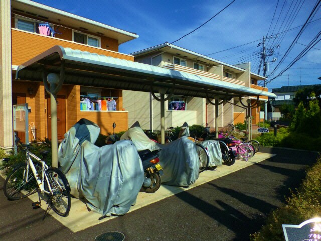 物件外観写真3　(駐輪場)