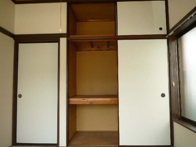 物件内観写真13　(和室の収納ｽﾍﾟｰｽです)