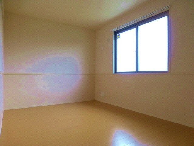 物件内観写真5　(7.7帖の洋室)