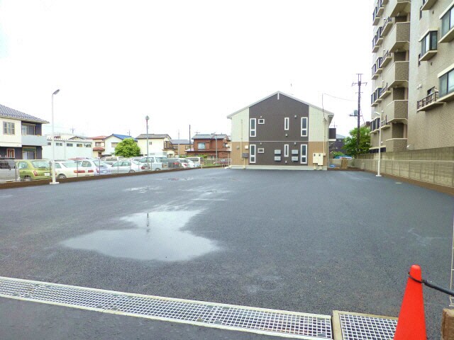 物件外観写真4　(駐車場)