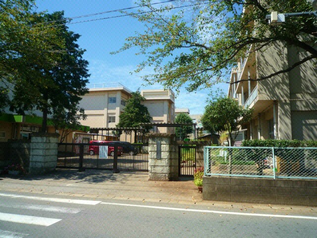 物件内観写真11　(山王小学校)
