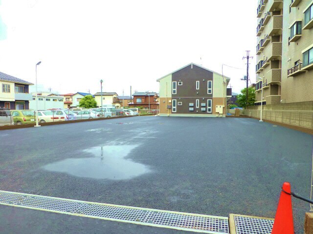 物件外観写真2　(駐車場)