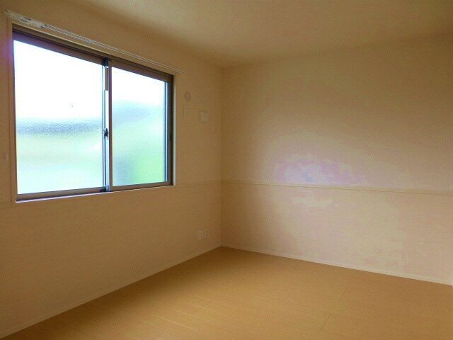 物件内観写真2　(6.2帖の洋室)