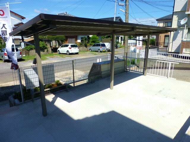 物件外観写真2　(駐輪場)