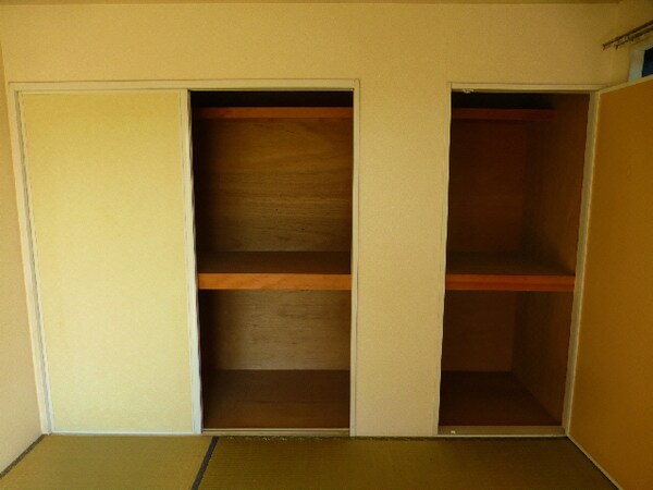 収納(たっぷり入る押入れ)