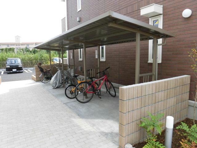 物件外観写真3　(駐輪場)