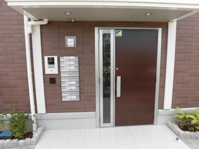 物件外観写真4　(オートロック)