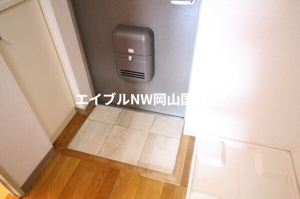 玄関(別のお部屋の写真です。実際とは異なります。)