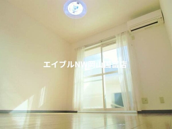 居室・リビング(大きな窓の居室)