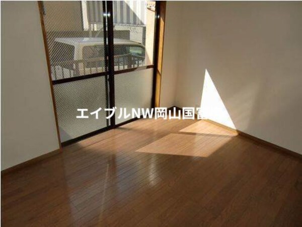 居室・リビング(別のお部屋の写真です。実際とは異なります。)