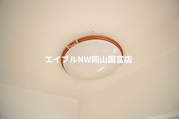その他(類似部屋の写真です。実際とは若干異なります。)