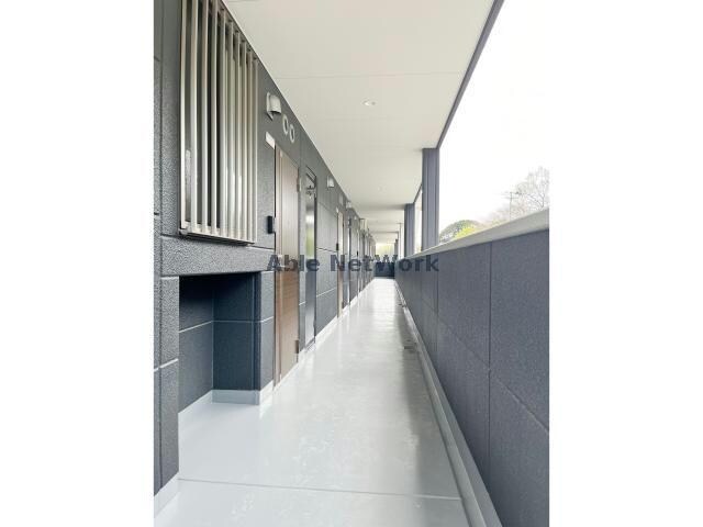 物件外観写真8　(2F共用廊下)