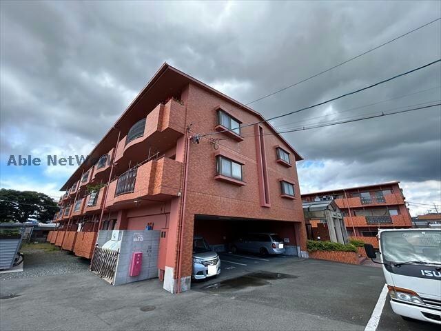 フリーダムコート参番館の物件外観写真