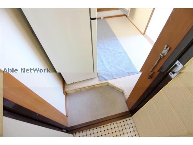 メゾン三本木の玄関回り