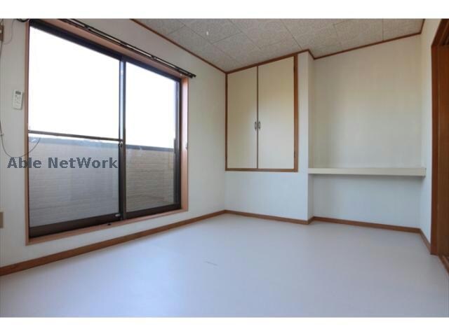 メゾン三本木の居室