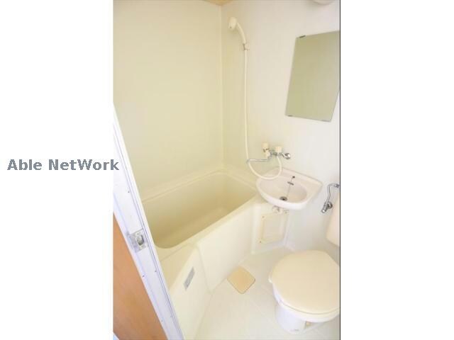 メゾン三本木のバス