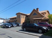 アールズコートの外観写真