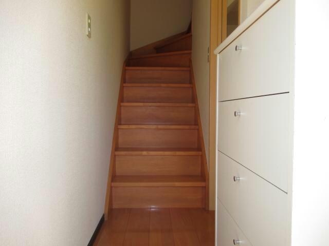 物件内観写真10　(玄関)