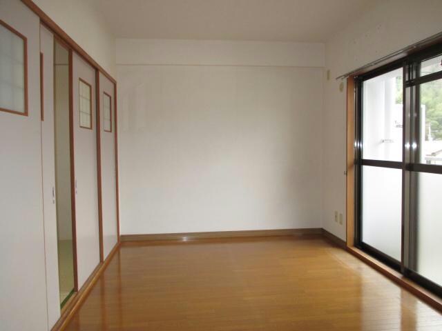 物件内観写真16　(洋室)