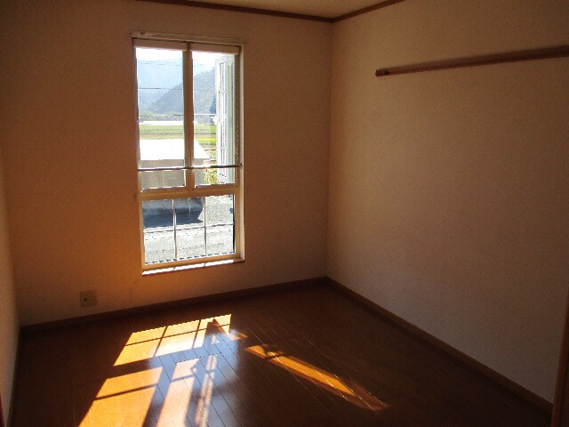 物件内観写真7　(洋室（６帖）)