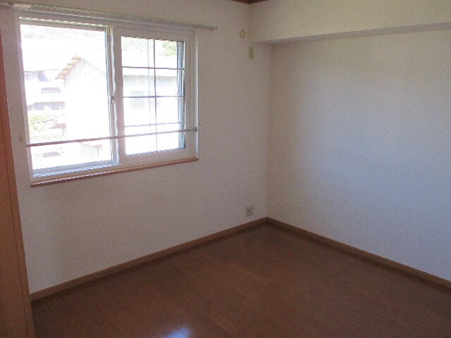 物件内観写真9　(洋室（６帖）)