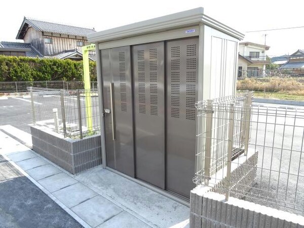 建物設備(ゴミ庫)