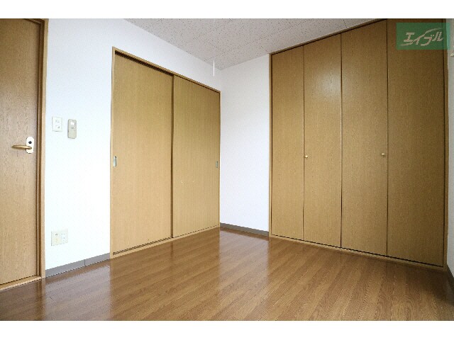 物件内観写真7　(洋室5帖)