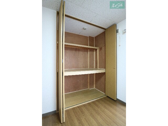 物件内観写真8　(収納)