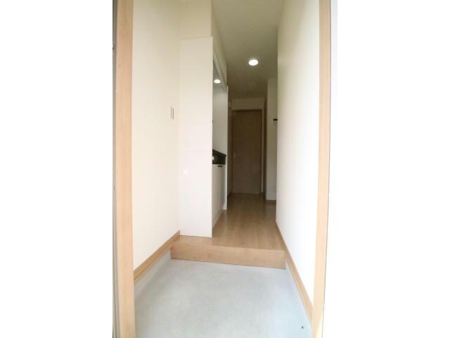 物件内観写真4　(玄関)