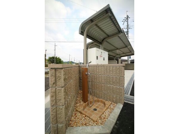 建物設備(ペット用足洗い場)