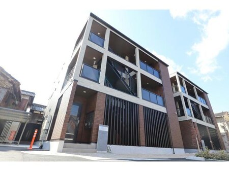 ルピナス　イースト外観写真