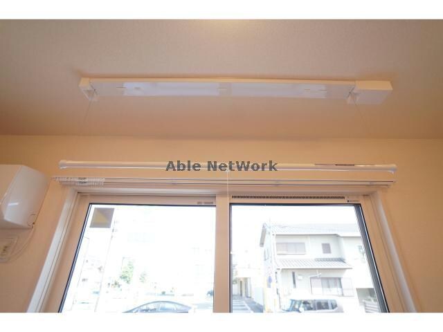 物件内観写真13　(室内物干し☆)