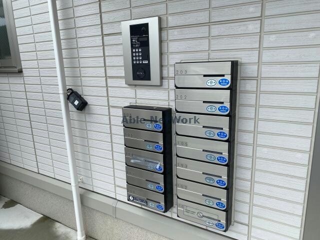 物件外観写真5　(集合ポスト)