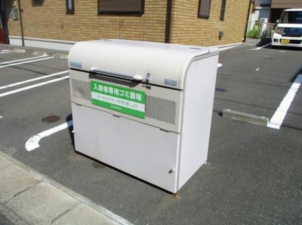 建物設備(ゴミ置き場)