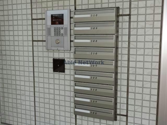 物件外観写真8　(オートロック・レターボックス)