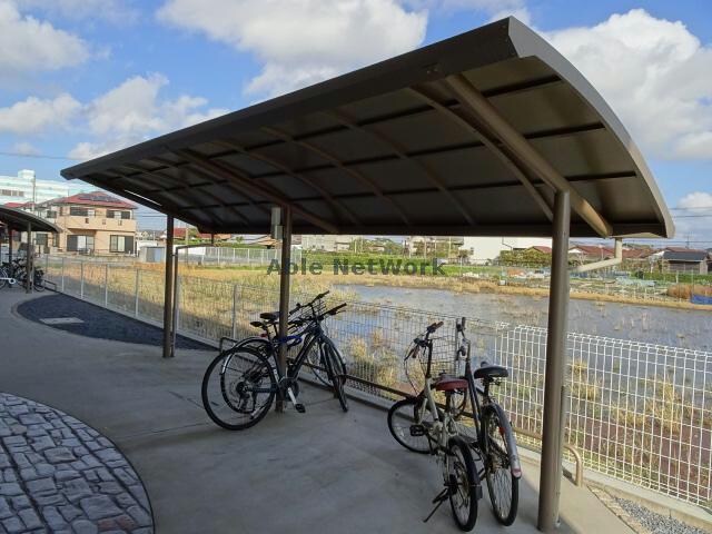 物件外観写真7　(駐輪場)