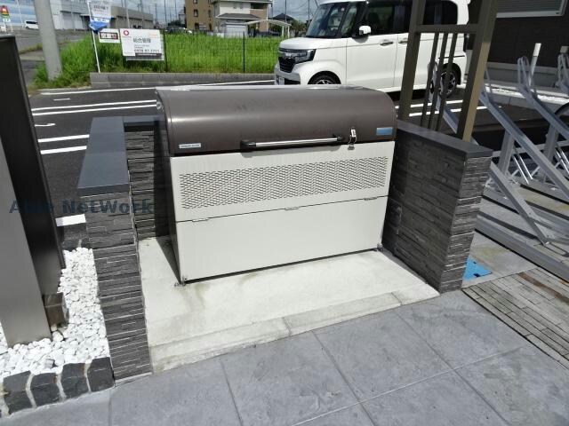 物件外観写真16　(ゴミステーション)