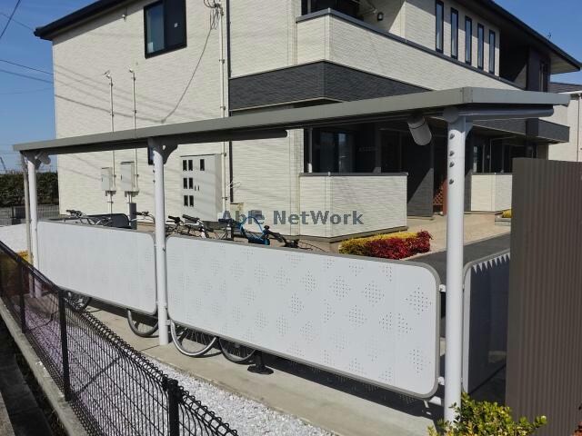 物件外観写真13　(駐輪場)