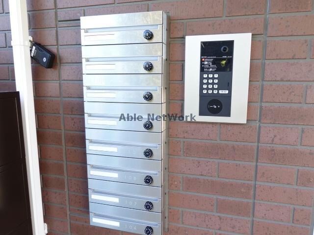 物件外観写真10　(オートロック・レターボックス)