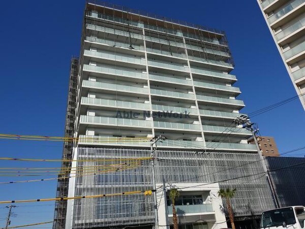 建築中