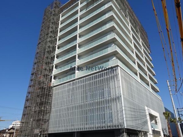 建築中