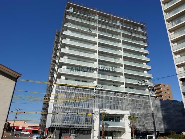 建築中
