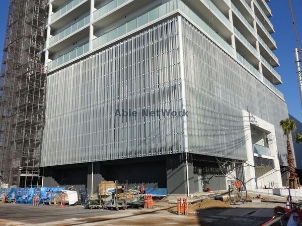建築中