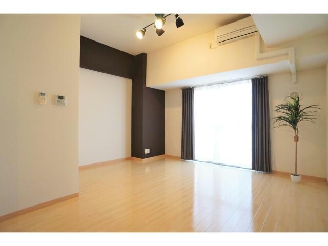 物件内観写真6　(LDKエアコン１基)