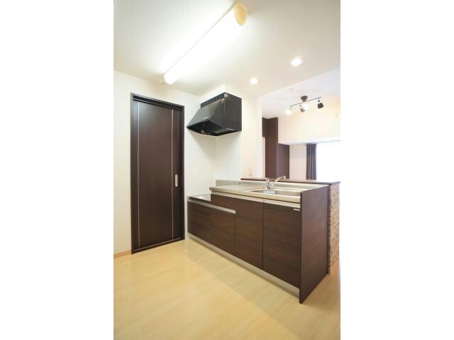 物件内観写真9　(人気の対面キッチン)