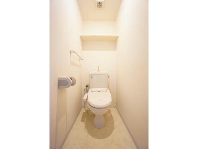 物件内観写真12　(温水洗浄便座)