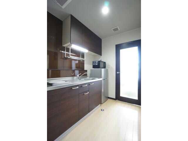 物件内観写真10　(冷蔵庫・電子レンジ)